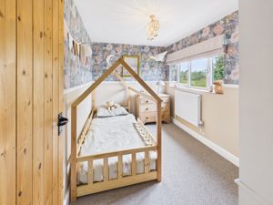 Bedroom- click for photo gallery